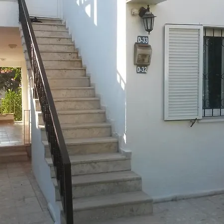 Merkez Mustakil Bahce Kati Daire 2+1 Apartament *