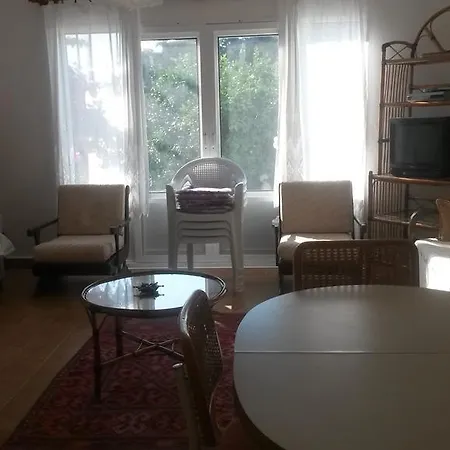 Merkez Mustakil Bahce Kati Daire 2+1 Apartament *