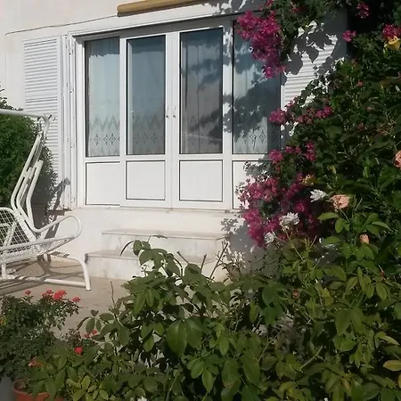 Merkez Mustakil Bahce Kati Daire 2+1 * Datça