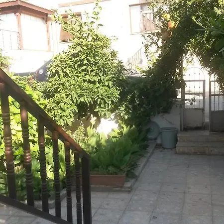 Merkez Mustakil Bahce Kati Daire 2+1 Apartament *