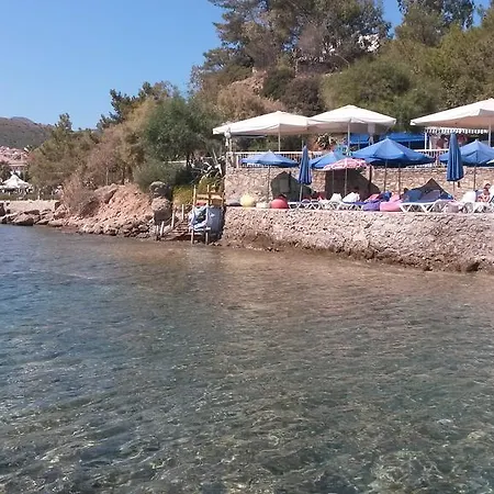 Apartment Merkez Mustakil Bahce Kati Daire 2+1 Datca